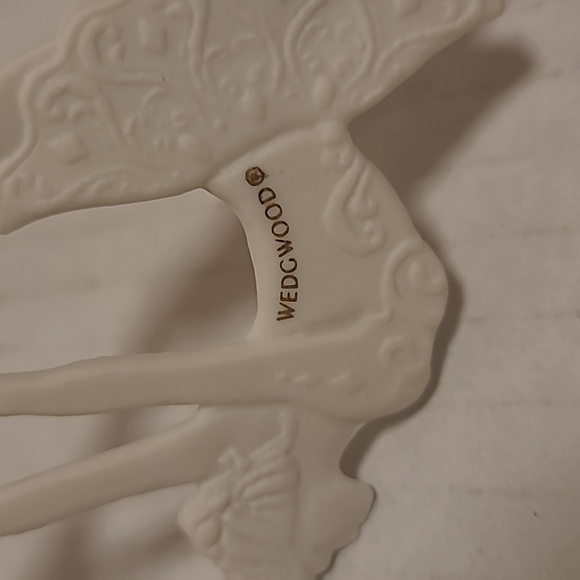 Vintage Wedgwood White Jasper Figure Skater Christmas Ornament in Original Box - Picture 14 of 16